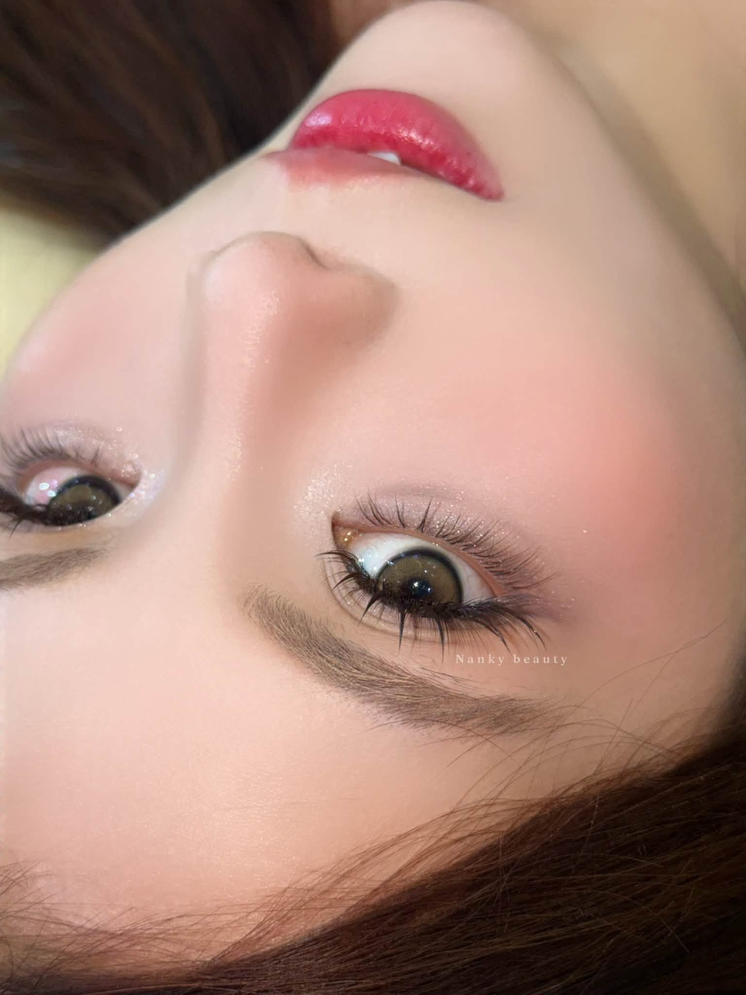 Nối Mi Em Bé